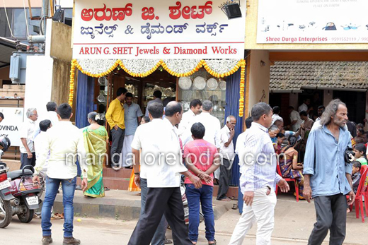 theft in arun jewellery